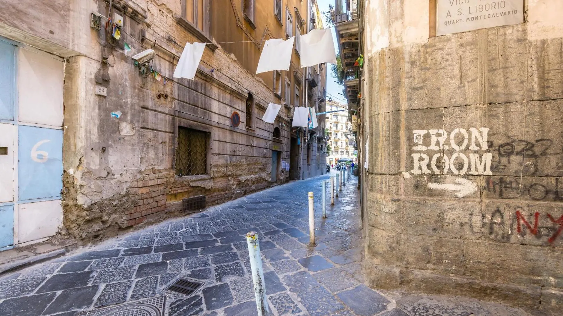 Industrial Ground Floor Studio By Wonderful Italy Apartment Naples