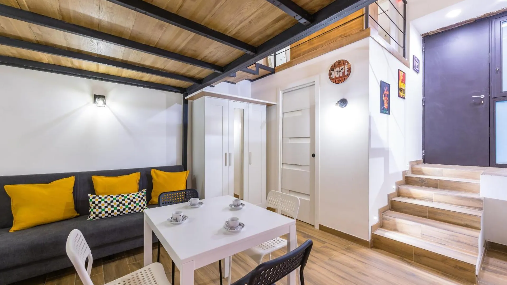 Industrial Ground Floor Studio By Wonderful Italy Apartment Naples 0*,  Italy